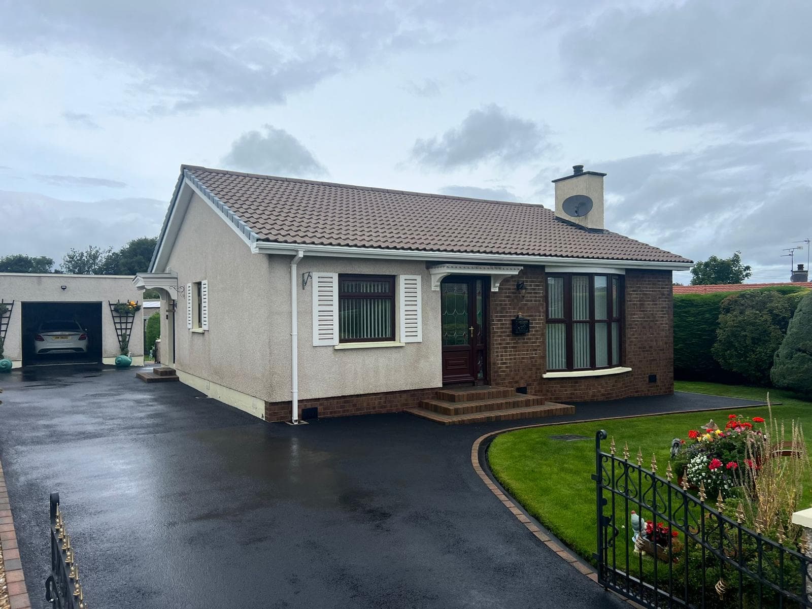 Clean roof tiles